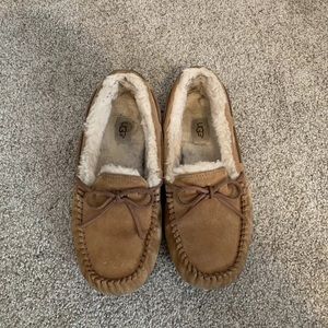UGG 88276 Women's Dakota Size US9 Moccasin - Chestnut